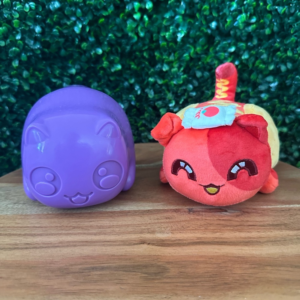 Aphmau MeeMeows Carnival Treats, Hot Dog Cat